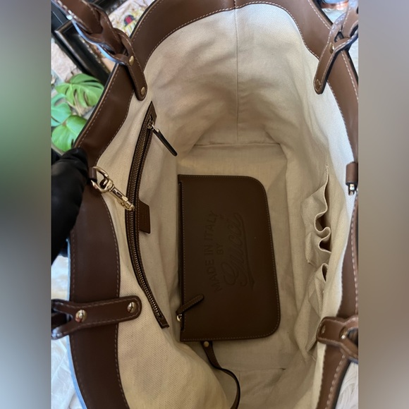 EUC Like new GUCCI FLORA GARDEN TOTE - Picture 4 of 16